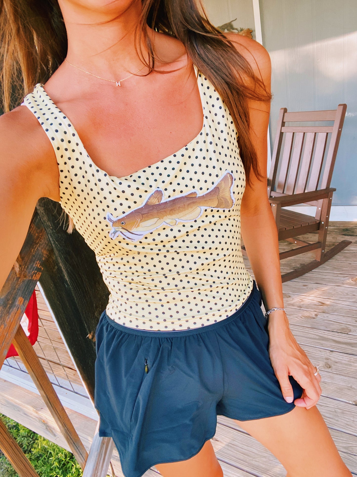 Yellow Polkadot catfish tank, square neck