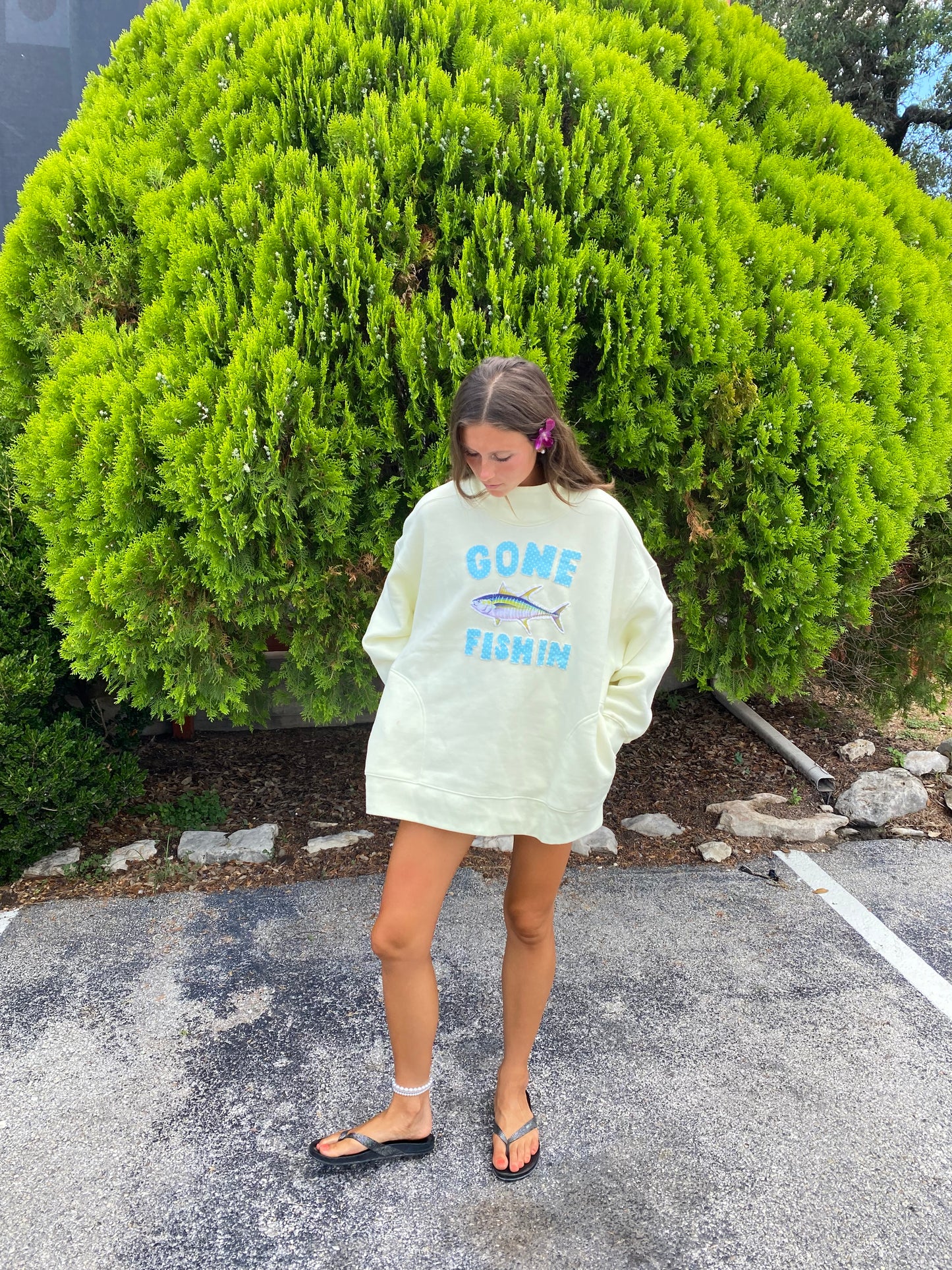 gone fishin tuna mockneck in lime